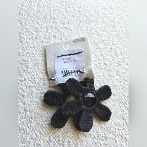 Free People, Wendy Woven Flower Hoops, Black, NWT!!! - Picture 4 of 6